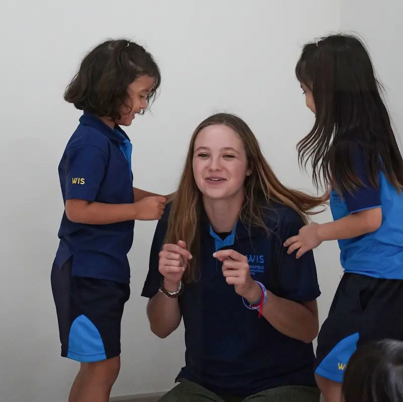 A school which adapts to young children